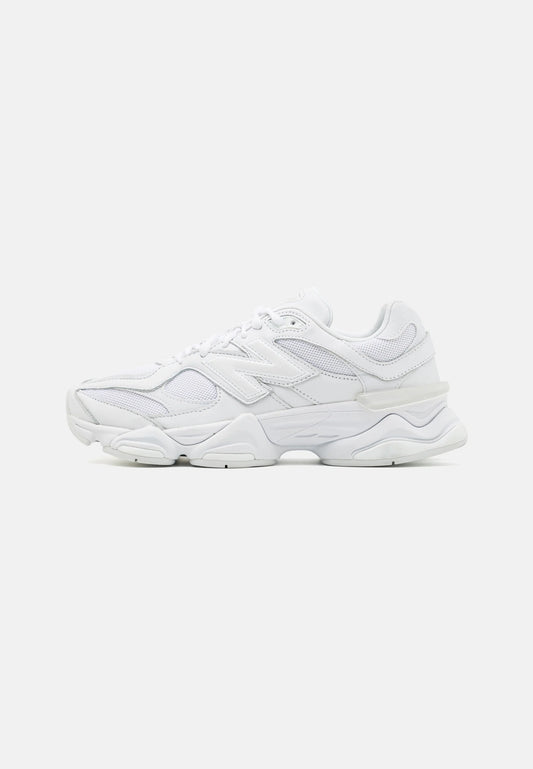 NB  9060 trainers in triple white